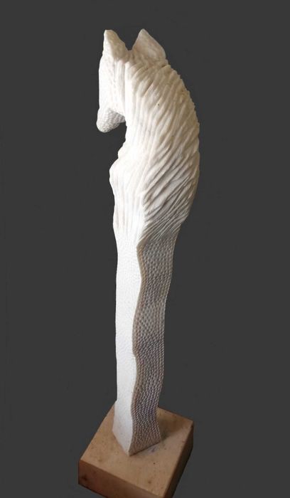 Estátua em pedra mármore cavalo marinho