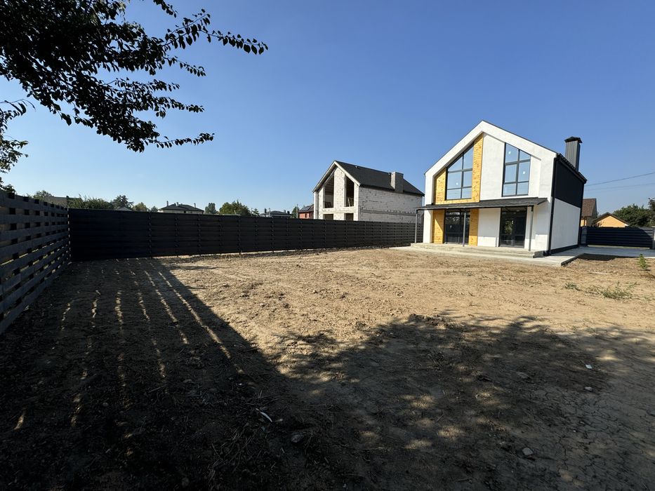 РОЗТЕРМІНУВАННЯ! Двохповерховий будинок 140 м2