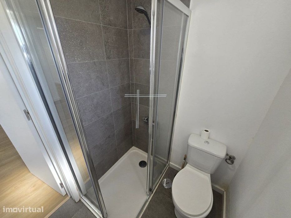 Moradia isolada T4 de arquitetura tradicional - Aroeira