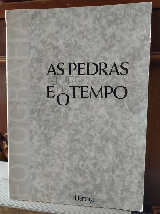 "As pedras e o tempo"