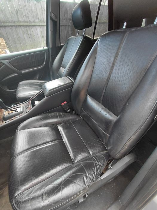 Розбираю Мерседес ML 270 2.7 диз.