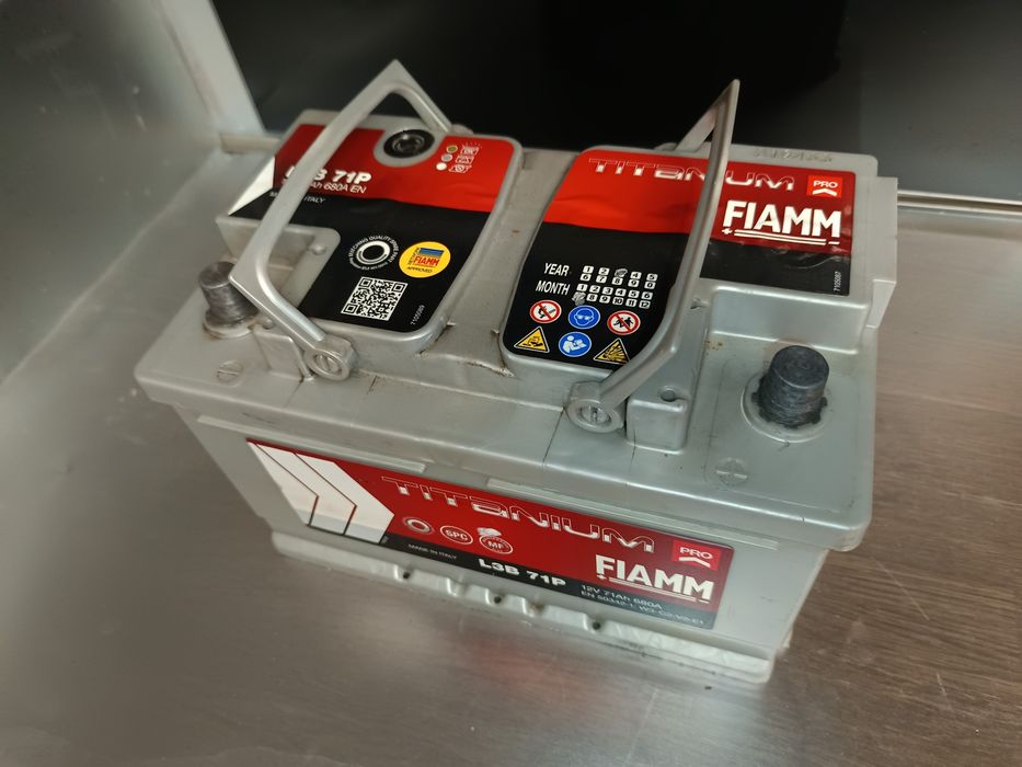 Akumulator 12V  71Ah  Stan bardzo dobry