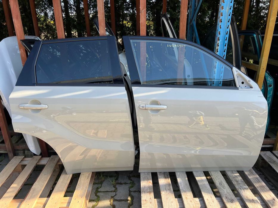 Кришка багажника з розборки Suzuki Vitara IV LY шрот Сузукі запчастини