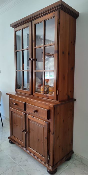 Louceiro em pinho, feito por medida