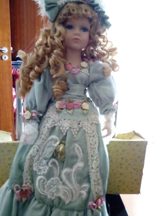 Redução de preço Boneca de porcelana grande,nova