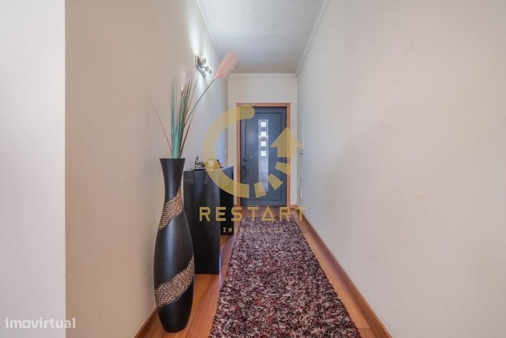 Andar Moradia T2 em S. Félix da Marinha -  Mobilado