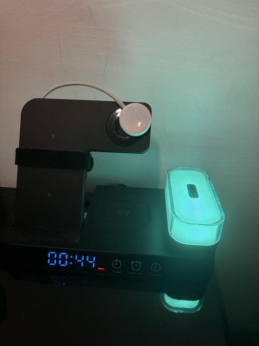 Carregador/relogio 5 em 1
