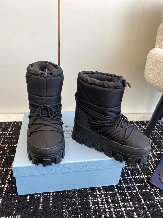 Moon Boots Prada