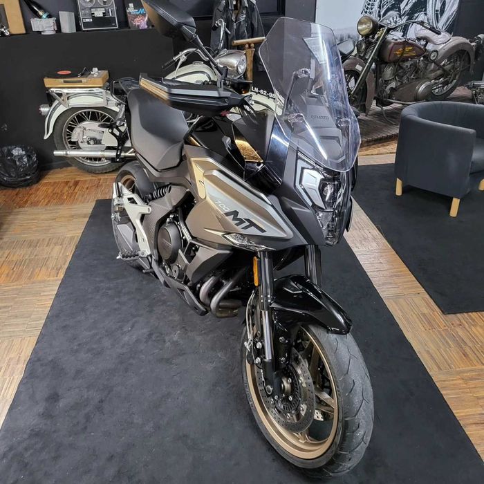 CF Moto 700MT 2024