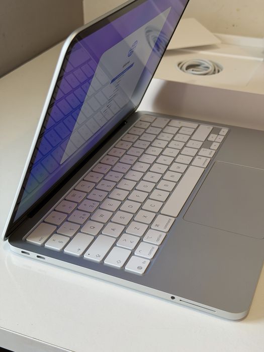 Apple MacBook Neo 512GB (Silver) | Garantia até Maio | Na Caixa completo (Como novo)
