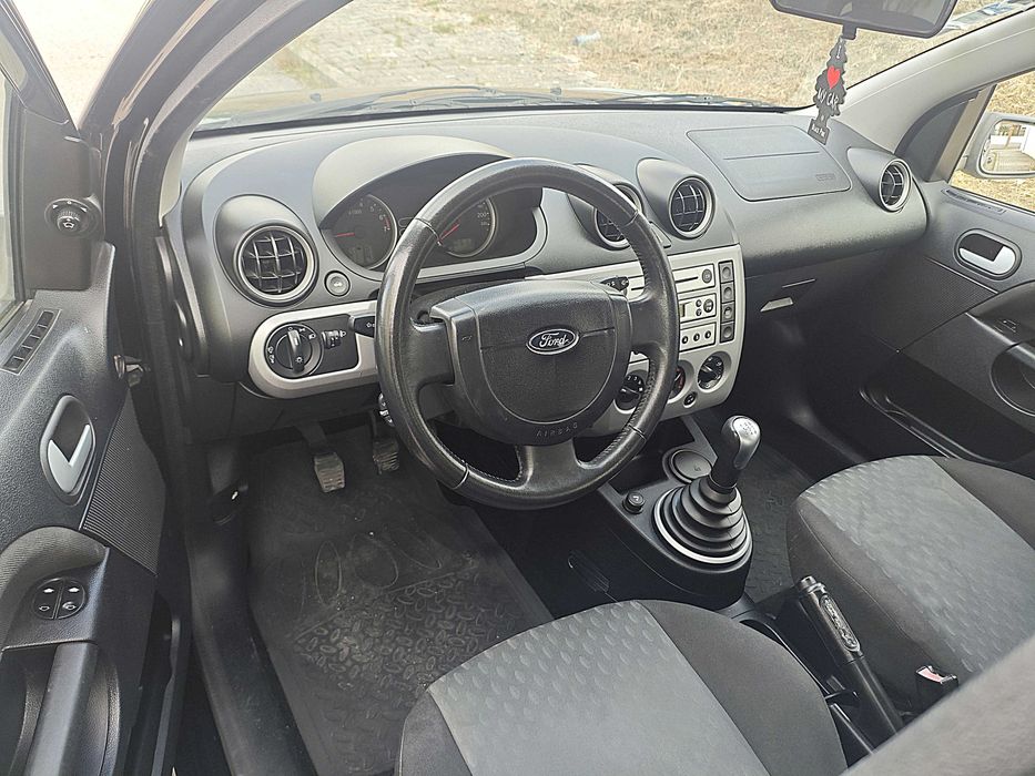 Ford Fiesta 1.2 A/C - 105.000km