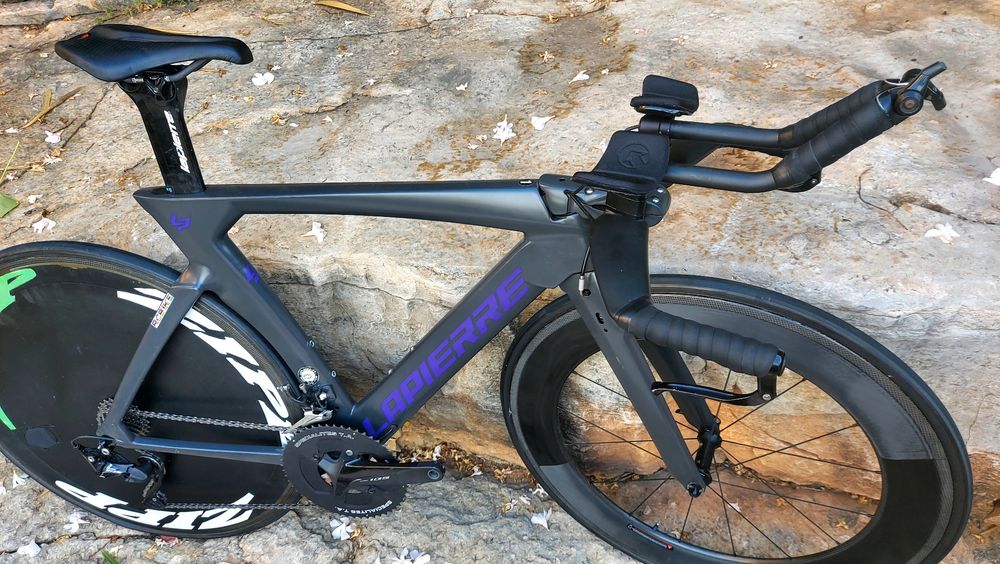 Rodas de carbono contrarelógio