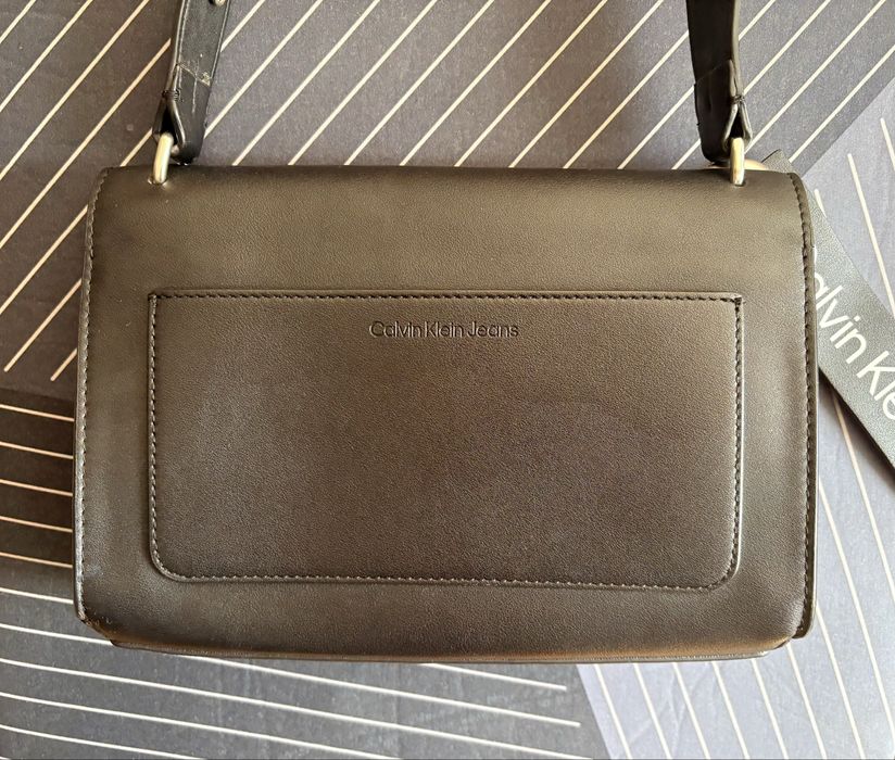 Calvin Klein Jeans czarna torebka crossbody