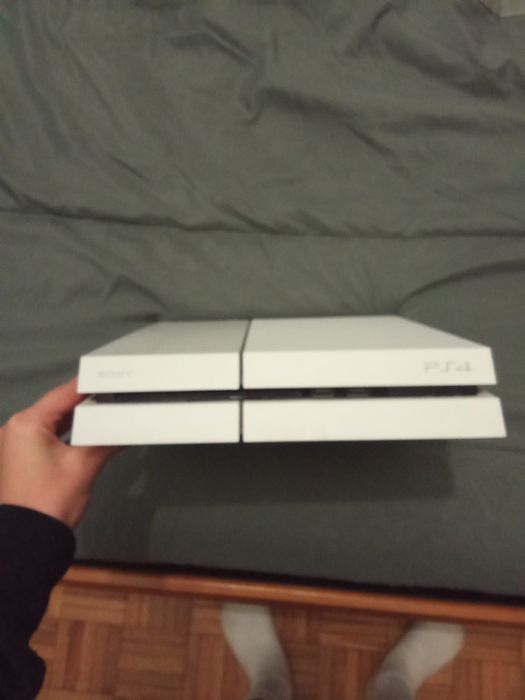 PS4 usada porem como nova