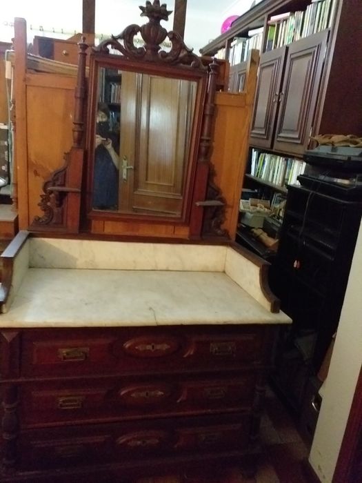 Moveis antigos colecao Ramalde • OLX Portugal