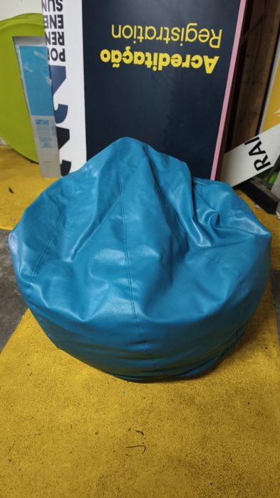 Puff, estante e armário