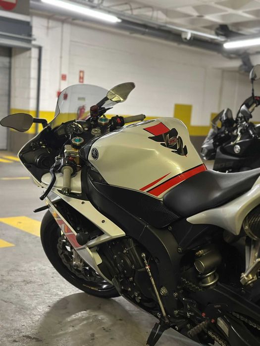 Yamaha     R1