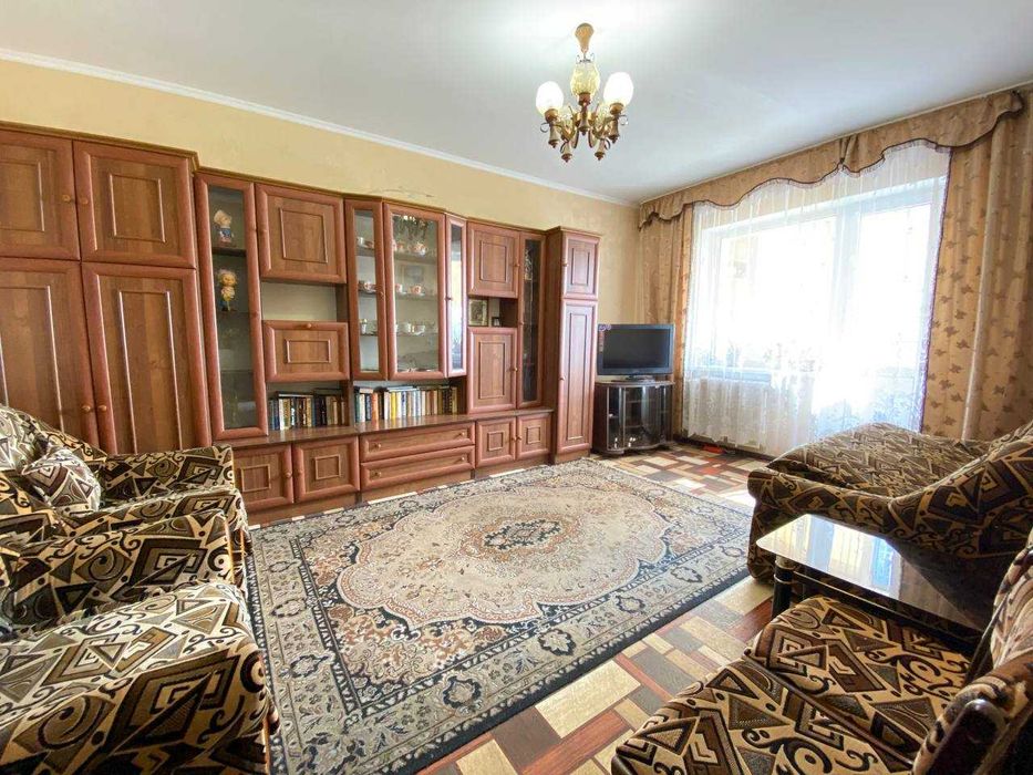 Простора 1-к  45 м²  біля метро Харківська/Позняки. Вишняківська,3