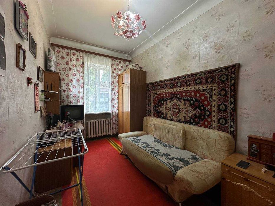 Васильківська 27/2, продаж 2к.кв. біля метро.