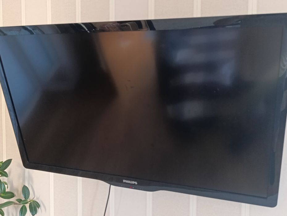 Телевізор Philips 40 дюймів 40PFL5206H/12