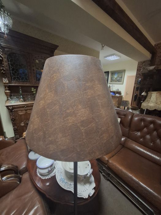 Lampa podłogowa (stojąca)