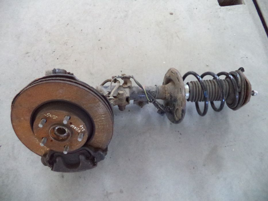 Mcpherson prawy przód Toyota Verso 1.6 09-18r