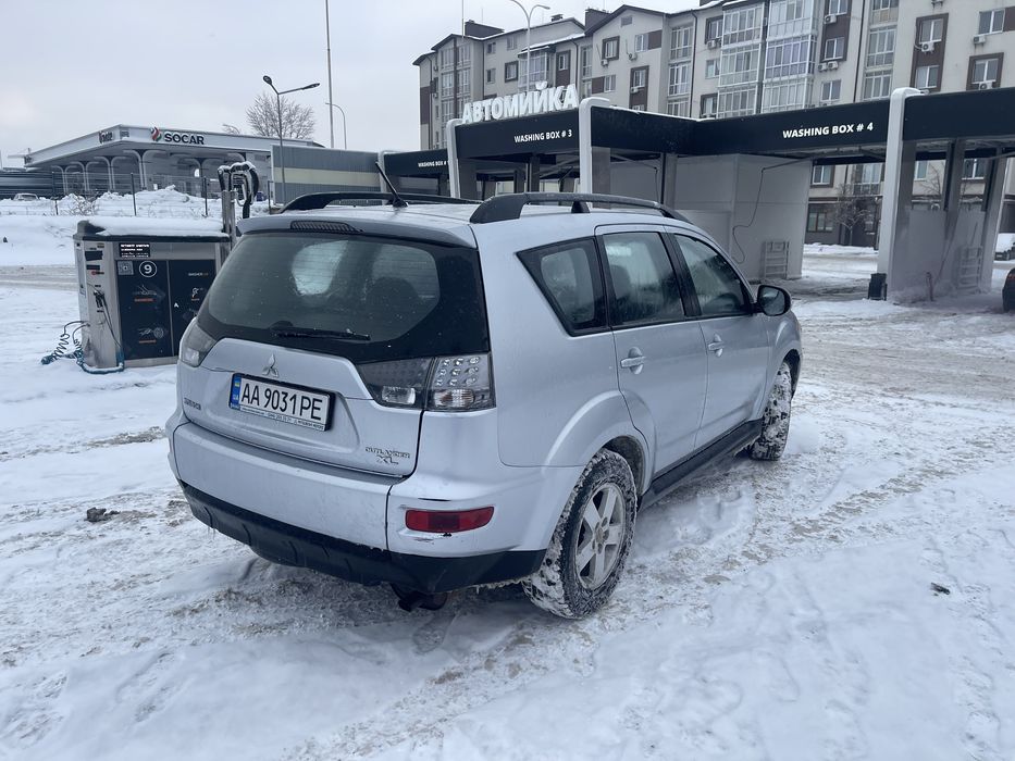 Mitsubishi Outlander XL