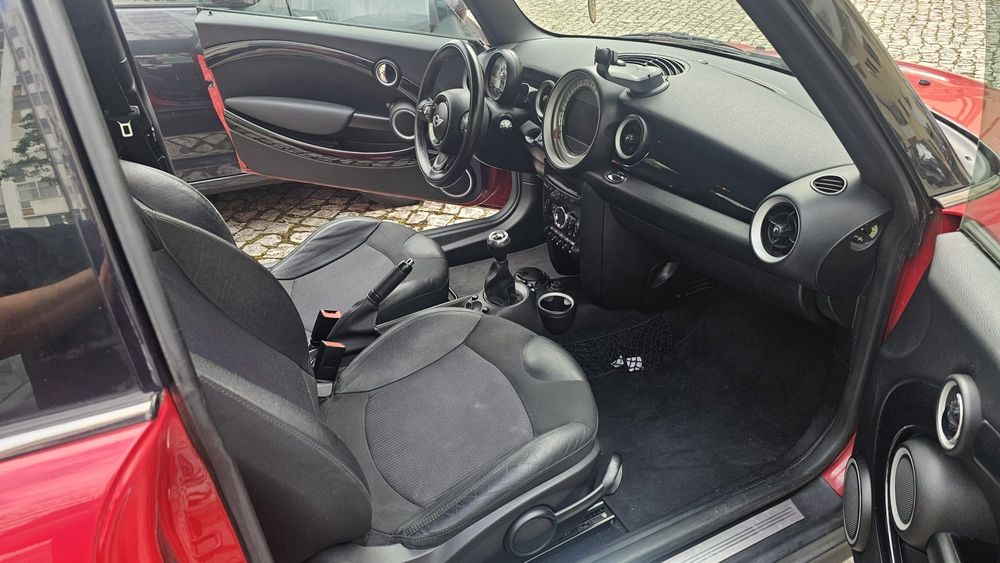 Mini cooper D vermelho