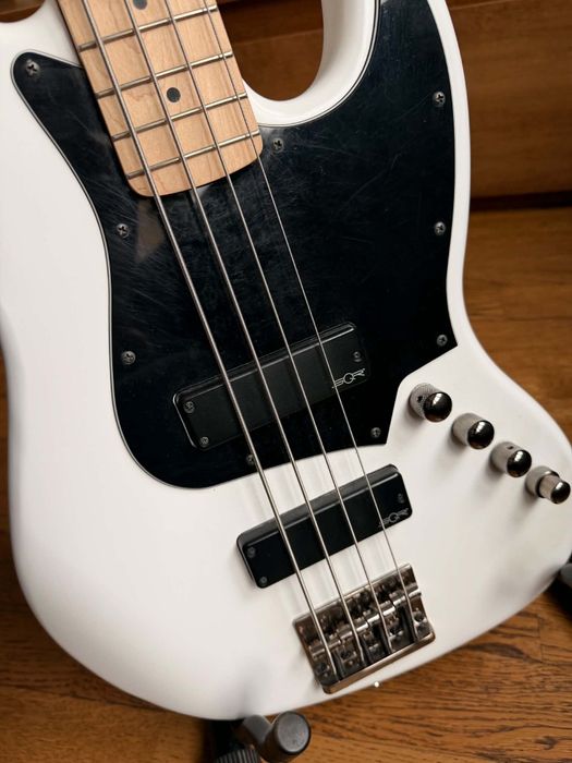 Gitara basowa - Squier Contemporary Active Jazz Bass HH Maple Fingerboard Flat White