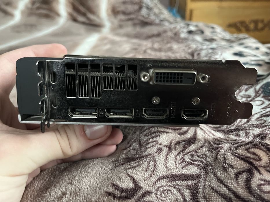 Відеокарта AMD Sapphire Nitro RX 570 4gb