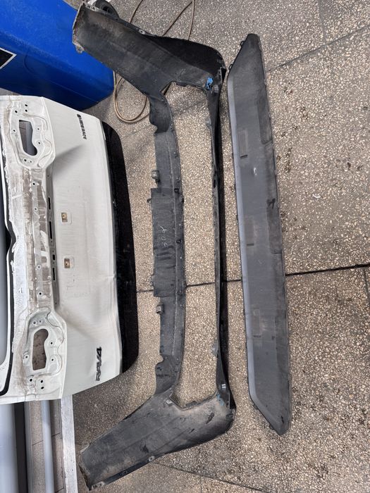 Задній бампер Toyota Rav 4 2019-2024