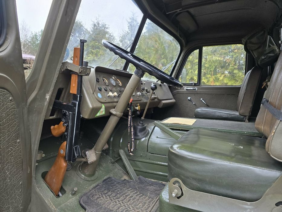 Samochód Armi Szwajcarskiej Steyr 680M