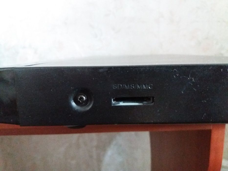 DVD-плеер/караоке BRAVIS DVD-552N