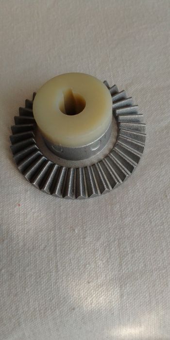 Конічна шестерня на кух. комбайн Мрія-2М