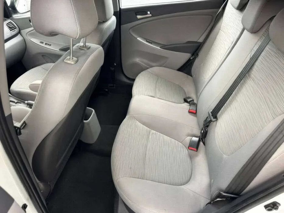Hyundai Accent Sport      2015