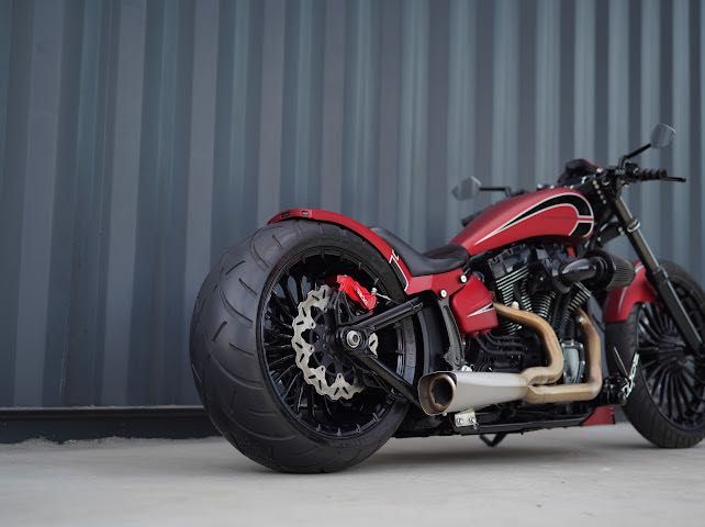 Harley-Davidson Breakout