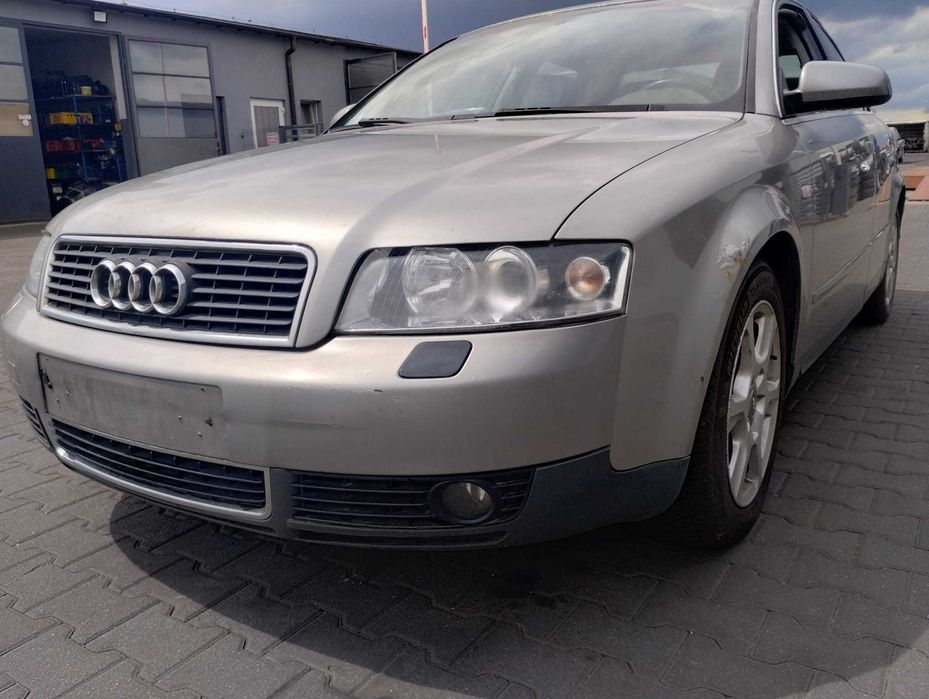 lampa przód przednia prawa lewa Audi A4 B6, części