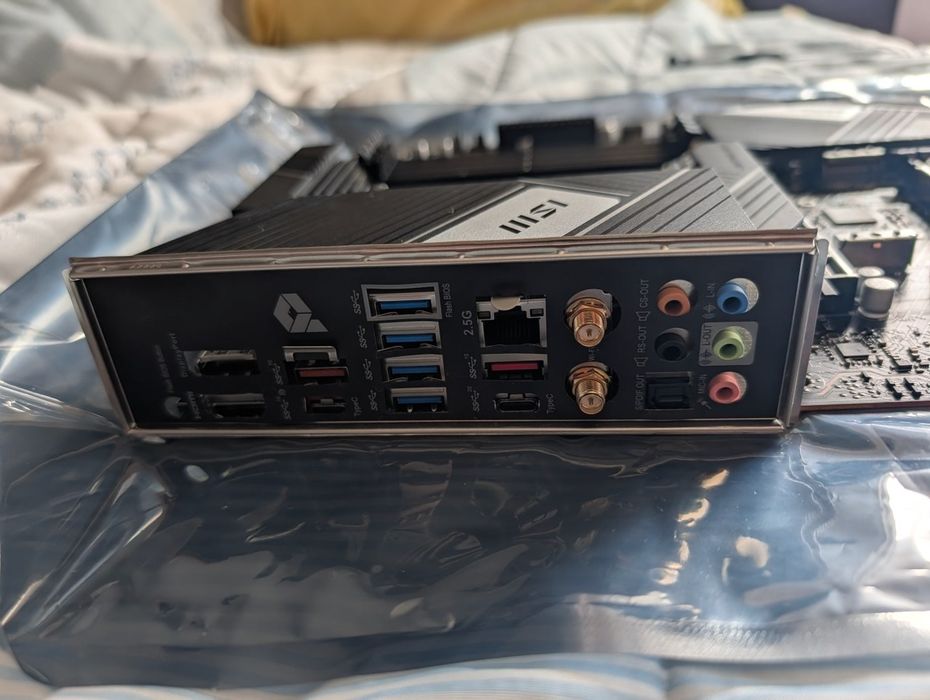 Motherboard MSI x670p wifi