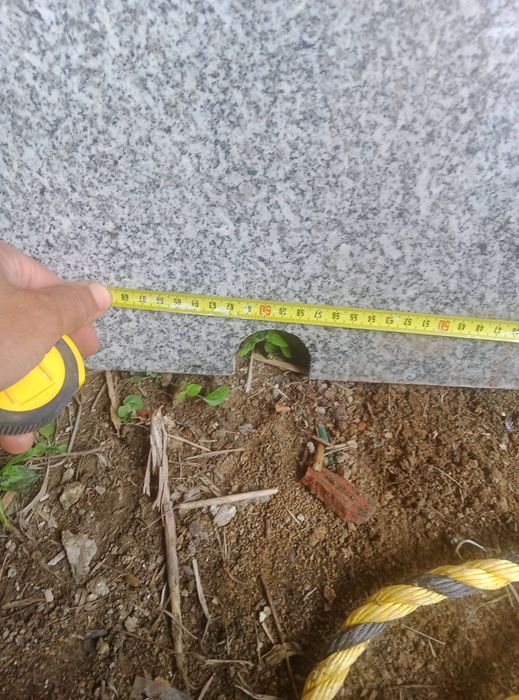 Pedra para bancada com 135 por 65 centímetros