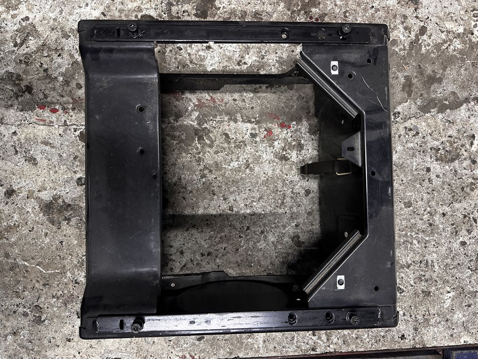 Тумба под пассажирское сидение Вито 638 (1996-2003)