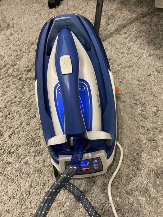 Праска. Утюг Tefal з паровою станцією