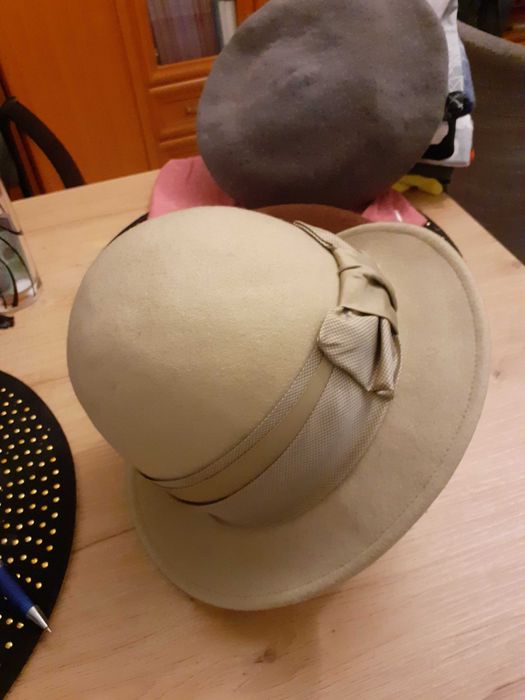 Kapelusz filcowy .Damski