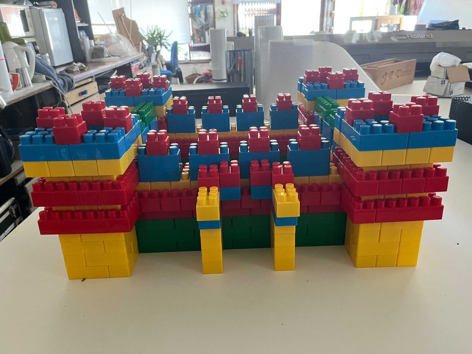 Vendo cerca de 550 peças Mega Blocks
