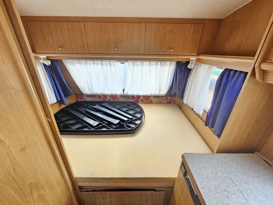 Przyczepa kempingowa Dethleffs RM 4 z 1998r. Z przedsionkiem