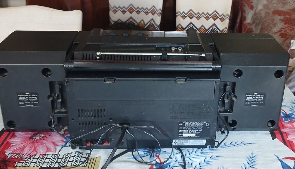 Магнітола JVC PC-RV55W (Японія, 90-ті) робоче радіо, рідні колонки
