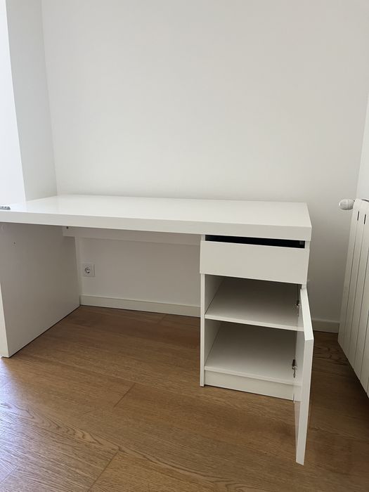 Secretária Malm IKEA