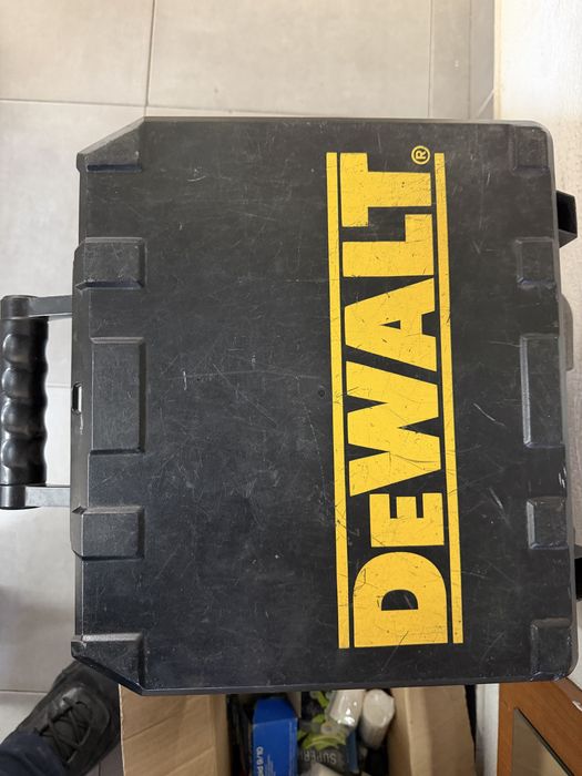 Caixa Dewalt para aparafusadora
