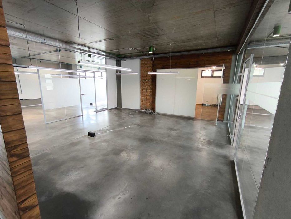 М.Арсенальна, Печерськ, Князів Острозьких, Kyiv Food Market, 330м