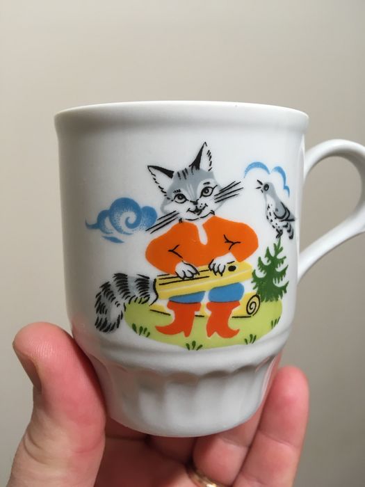 Набор столовых предметов.