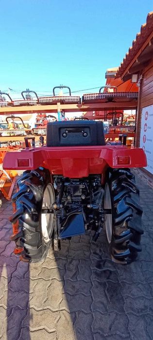 Campanha de Natal: Trator Mitsubishi mt16 + 4 alfaias POUPE 1250€